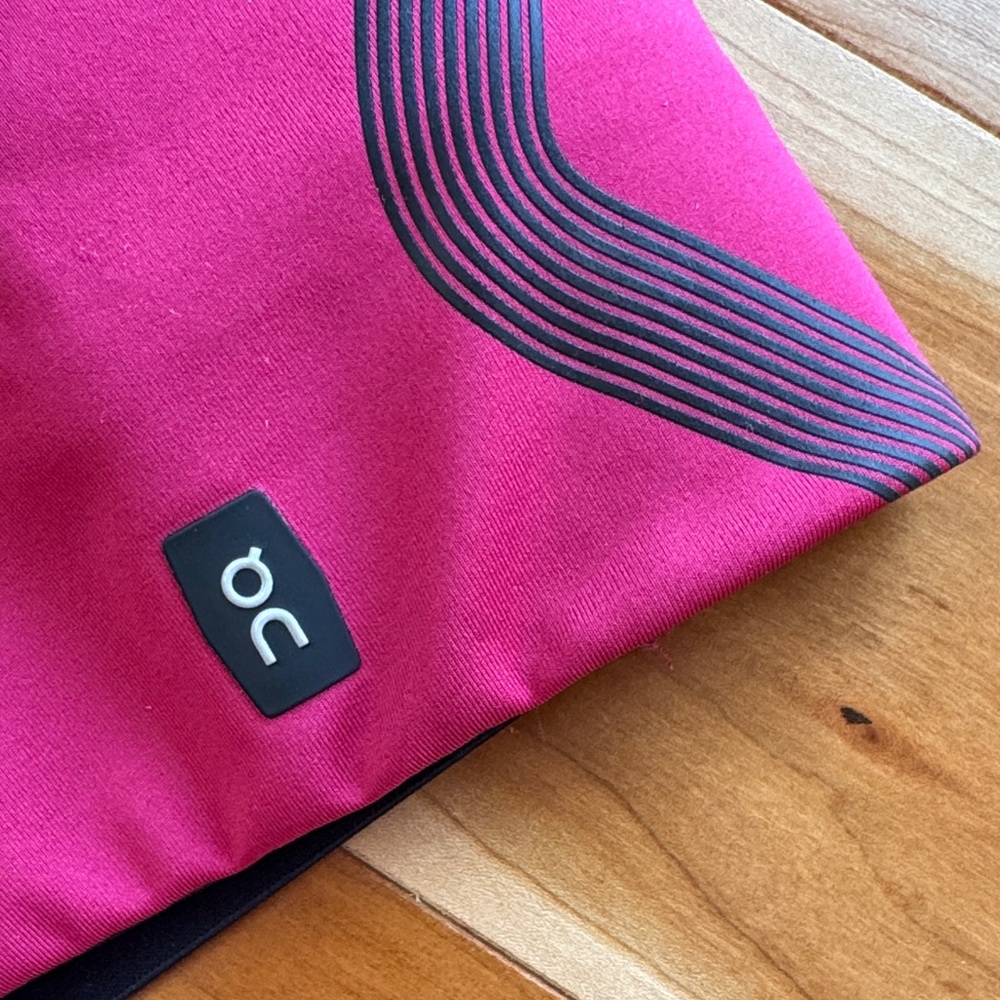 On Running Women's Magenta Performance Sports Bra sz S - Picture 5 of 5